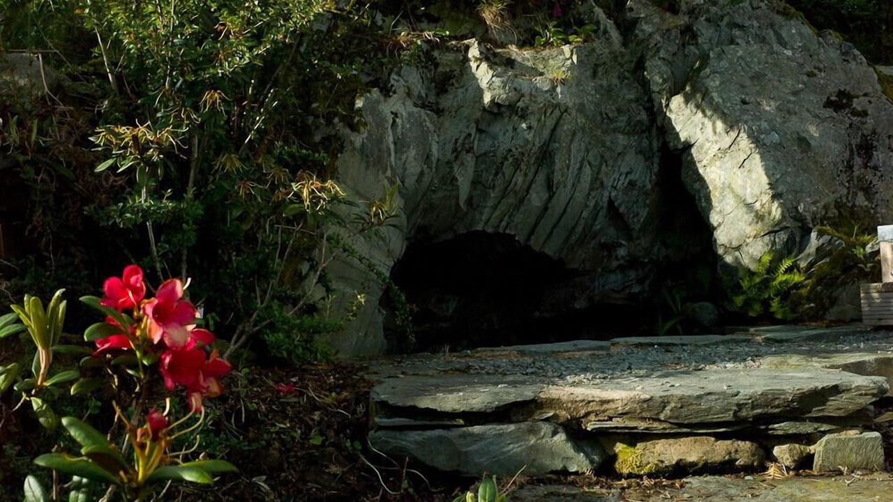 Photo of Outdoor in Chapel Stile