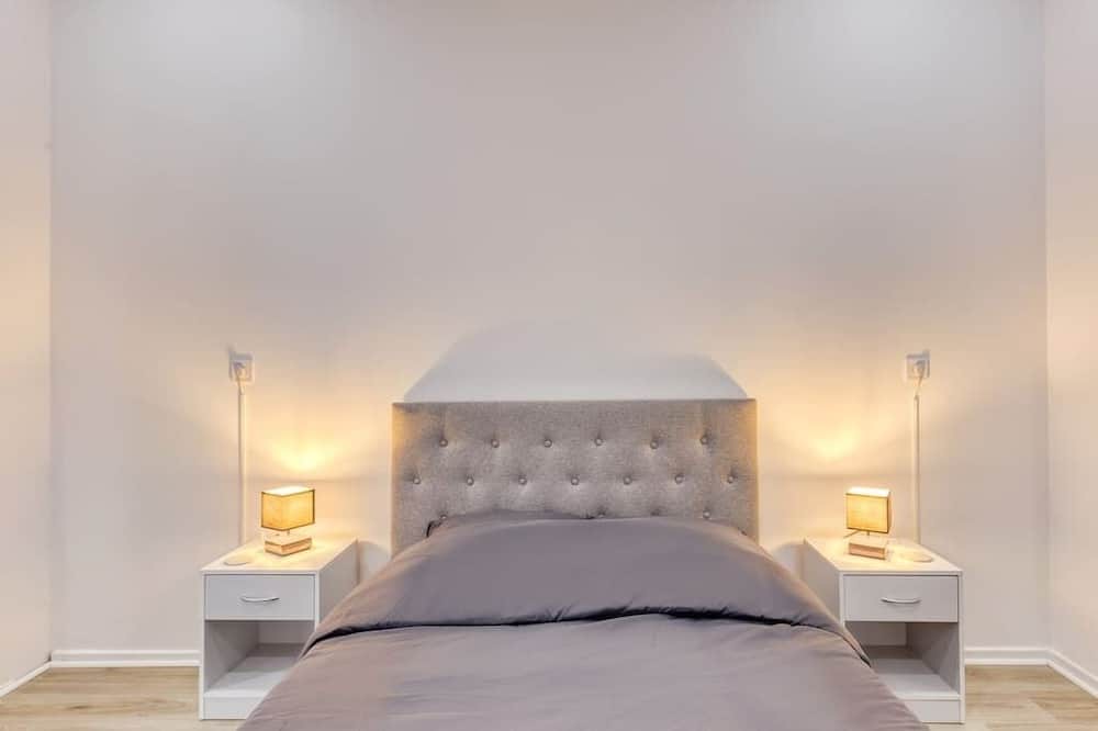 Photo of Bedroom in Tonnerre