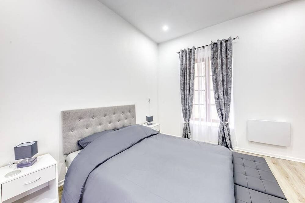 Photo of Bedroom in Tonnerre