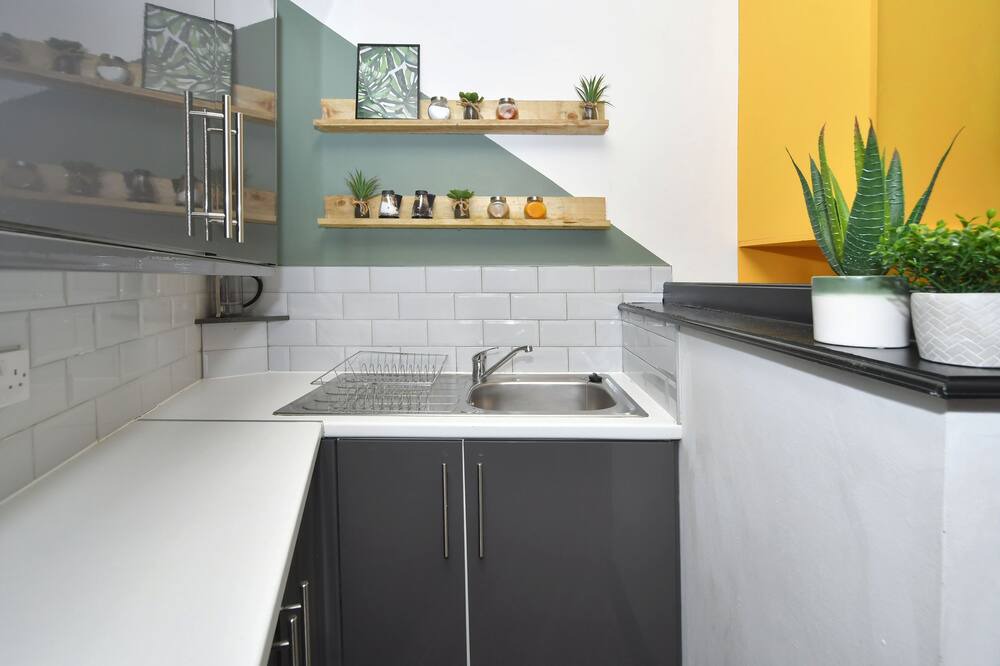 Photo of Kitchen in Newcastle-Under-Lyme