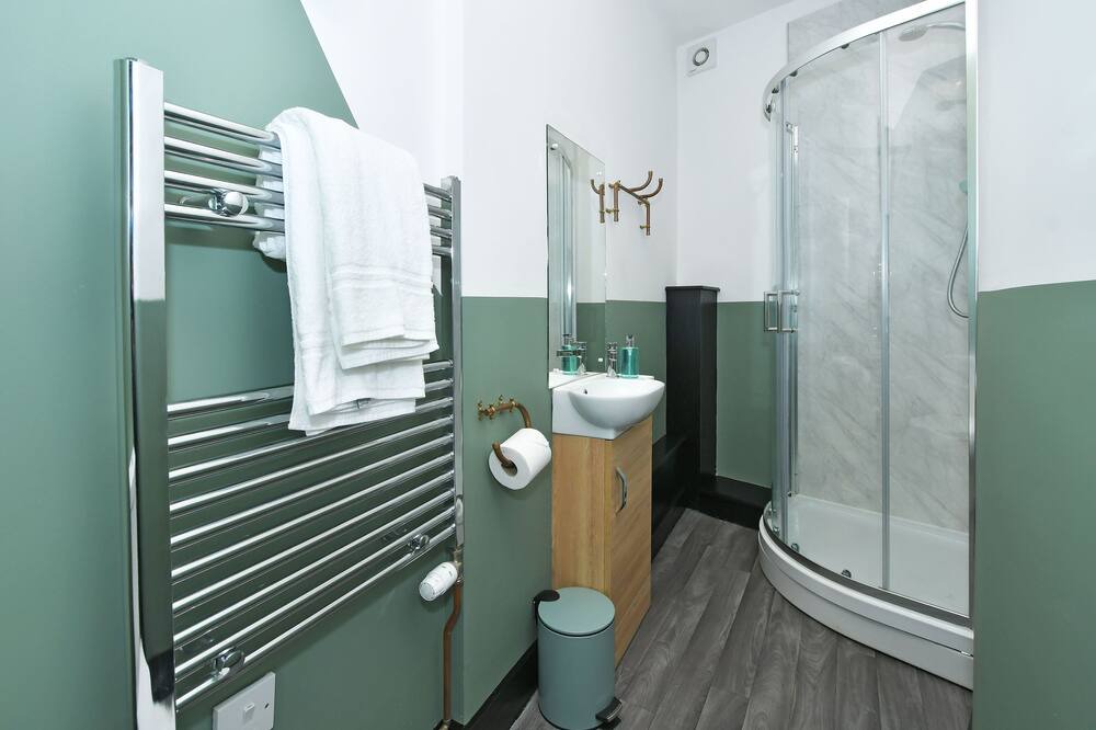 Photo of Bathroom in Newcastle-Under-Lyme