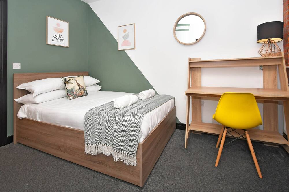 Photo of Bedroom in Newcastle-Under-Lyme