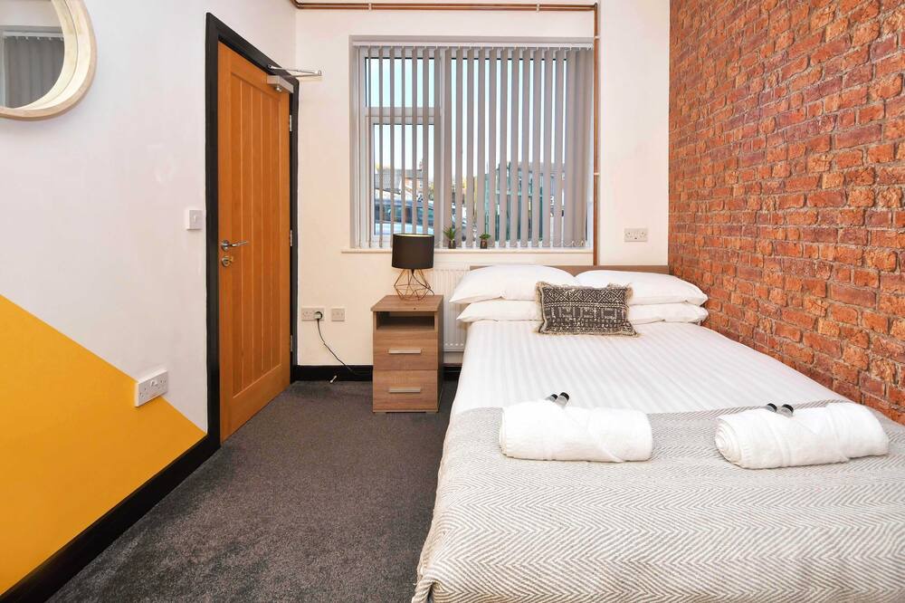 Photo of Bedroom in Newcastle-Under-Lyme