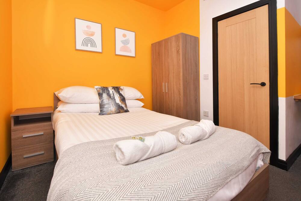 Photo of Bedroom in Newcastle-Under-Lyme