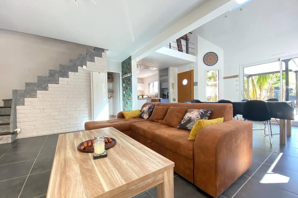 Photo of Others in Taden