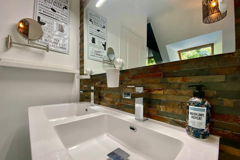 Photo of Others in Taden