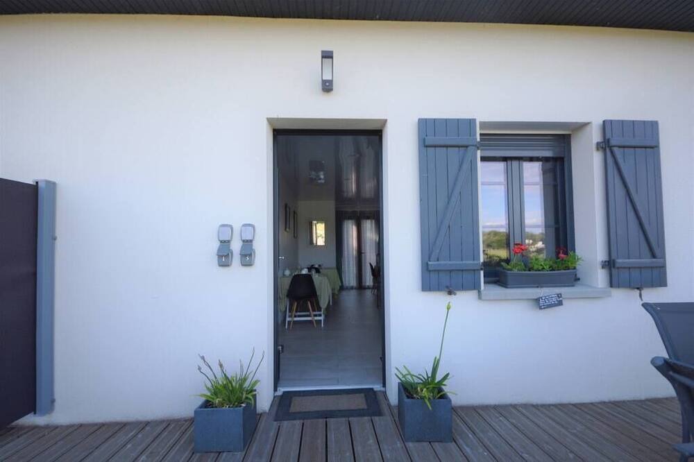 Photo of Outdoor in Saint-Quentin-en-Tourmont