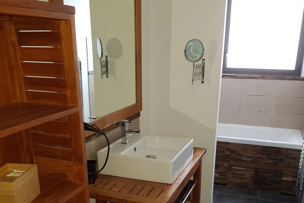 Photo of Bathroom in Saint-Honore - Jeanne d'Arc