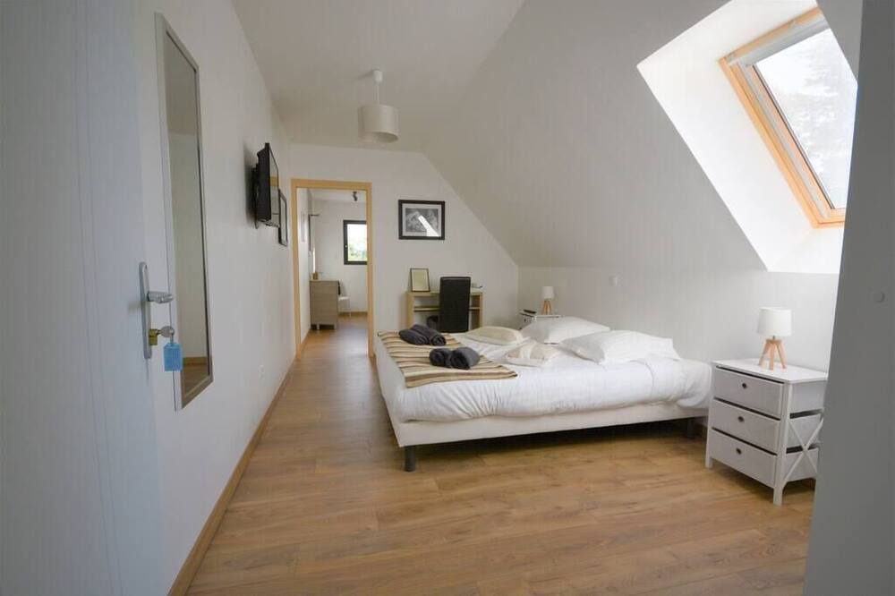 Photo of Bedroom in Saint-Quentin-en-Tourmont