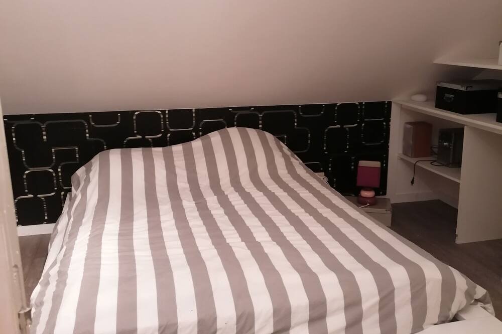Photo of Bedroom in L'Huisserie