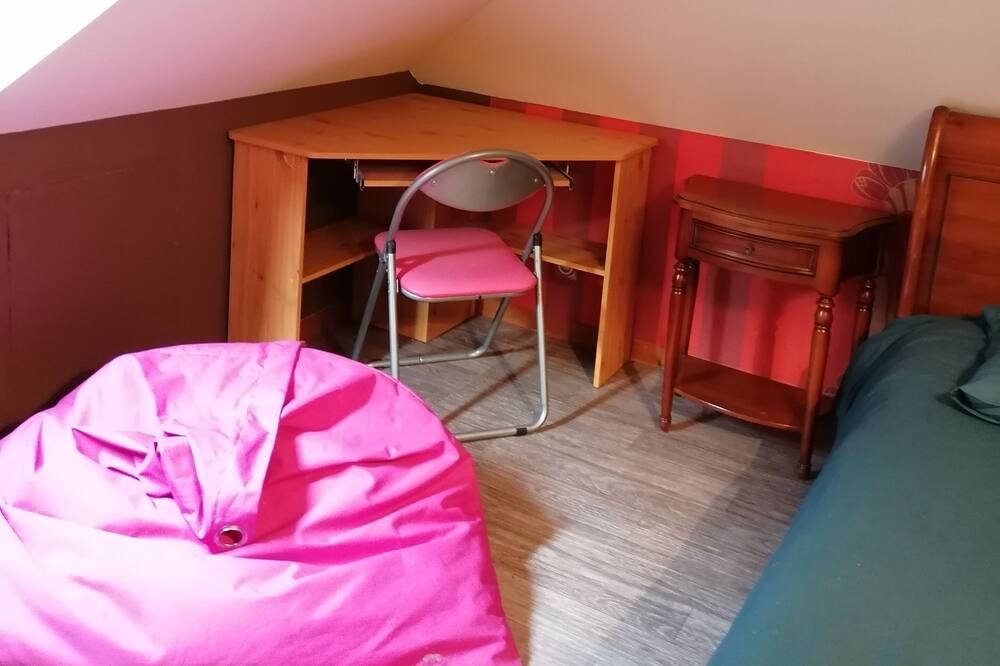 Photo of Bedroom in L'Huisserie