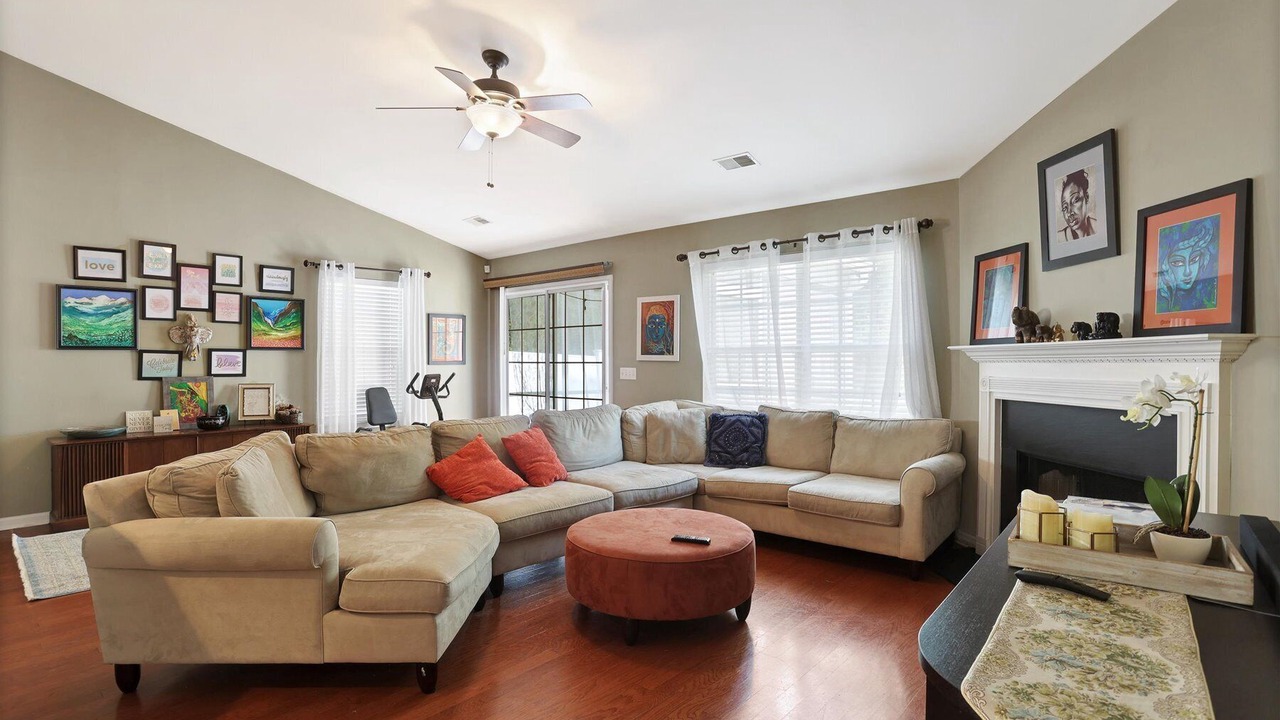 Photo of Livingroom in Pooler