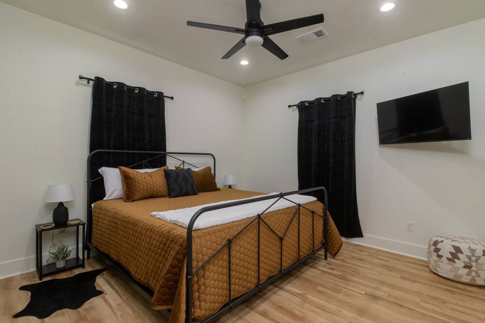 Photo of Bedroom in Durant