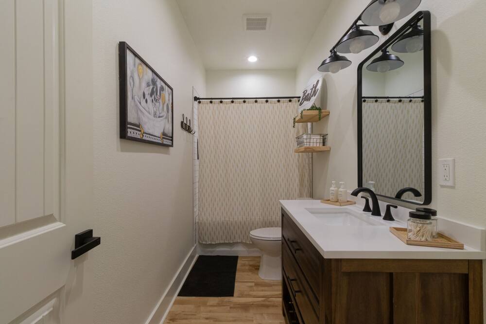 Photo of Bathroom in Durant
