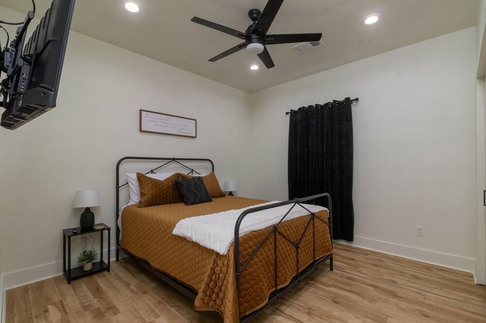 Photo of Bedroom in Durant