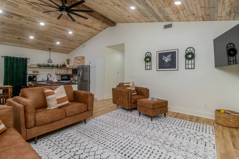 Photo of Livingroom in Durant