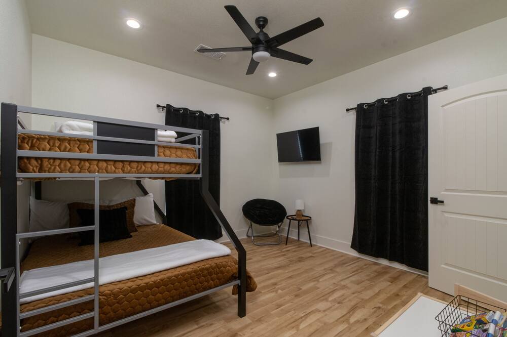 Photo of Bedroom in Durant