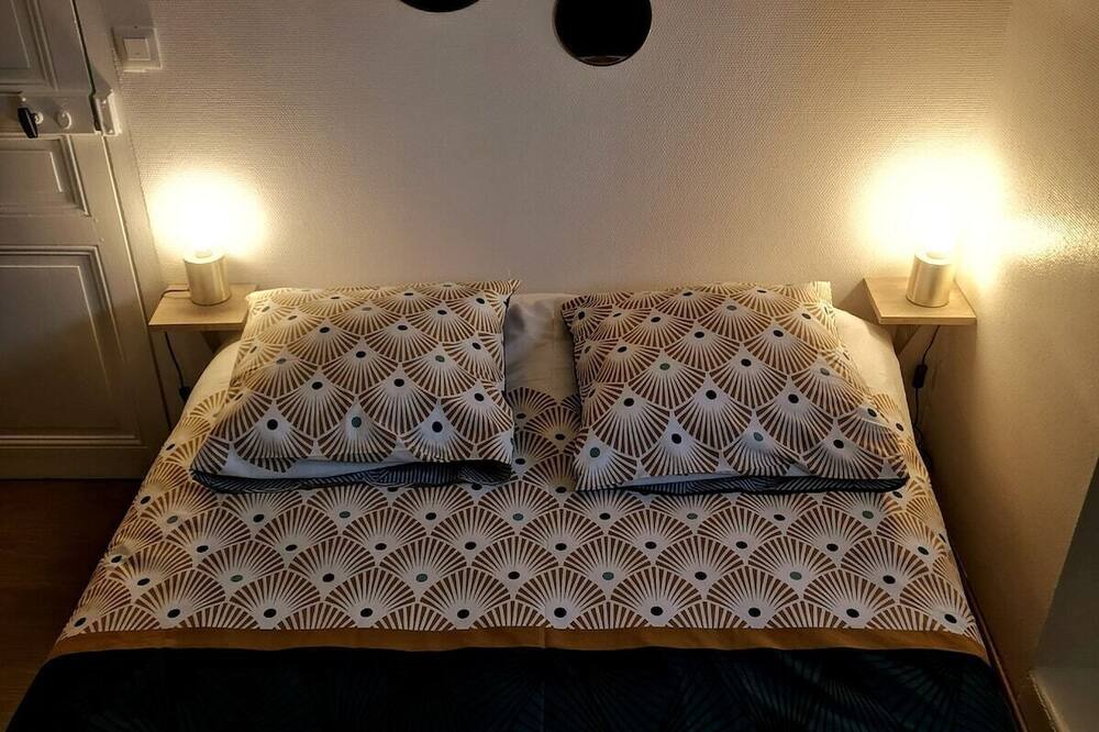 Photo of Bedroom in Jouy