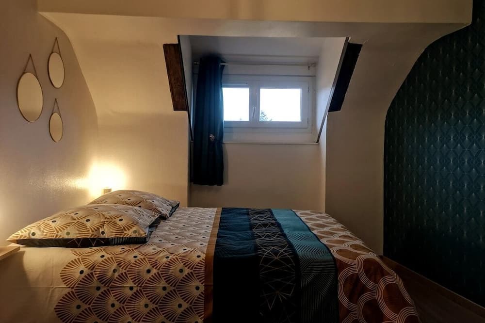 Photo of Bedroom in Jouy
