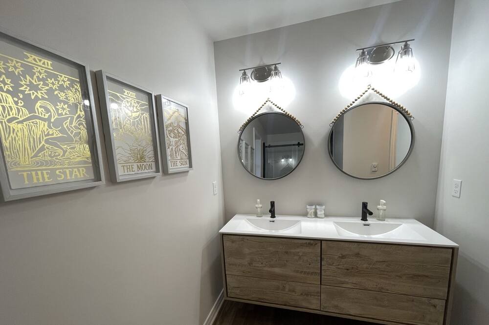Photo of Bathroom in Hunts Point