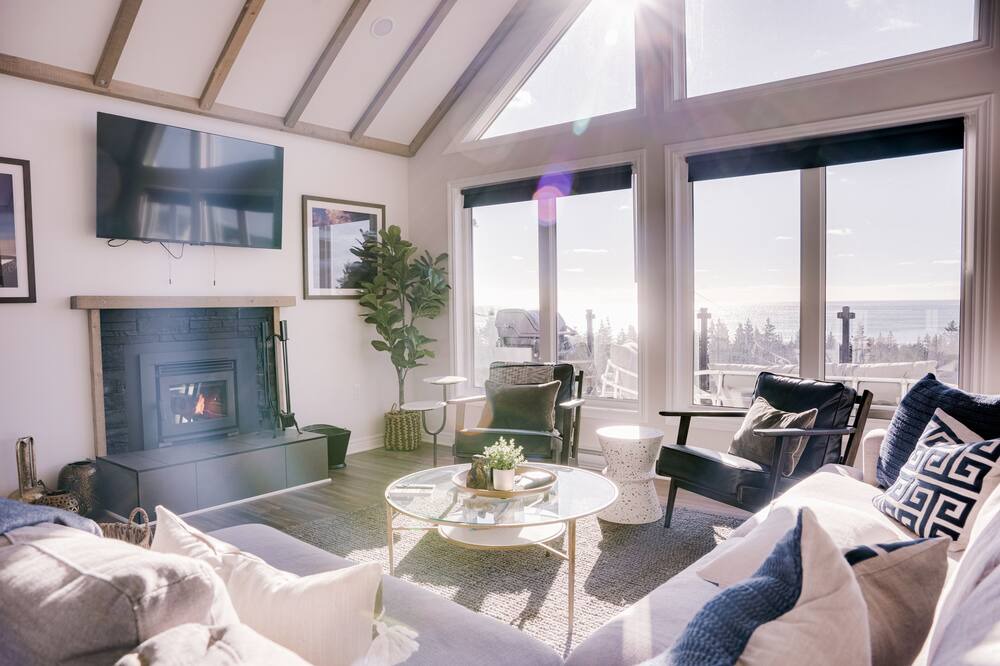 Photo of Livingroom in Hunts Point