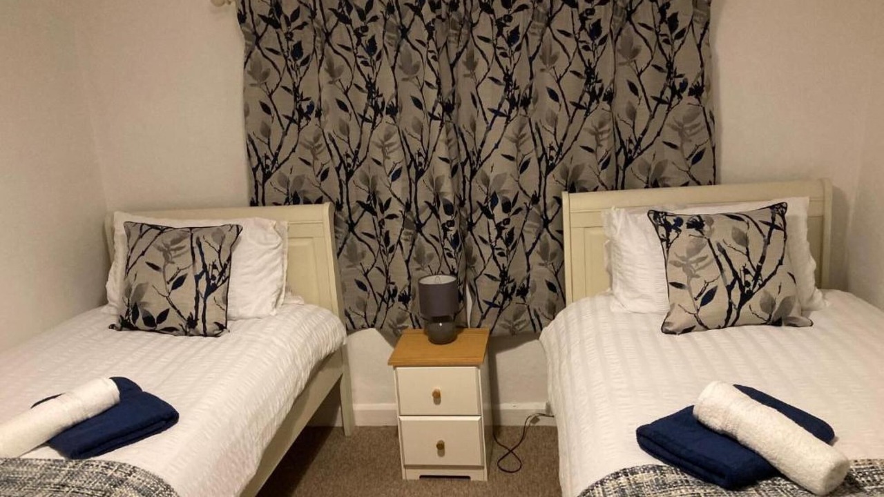 Photo of Others in Holcot