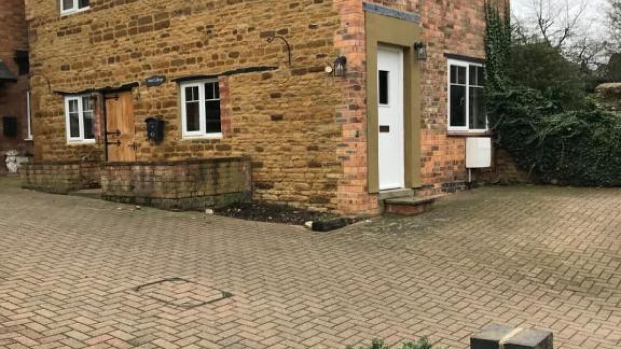 Photo of Others in Holcot