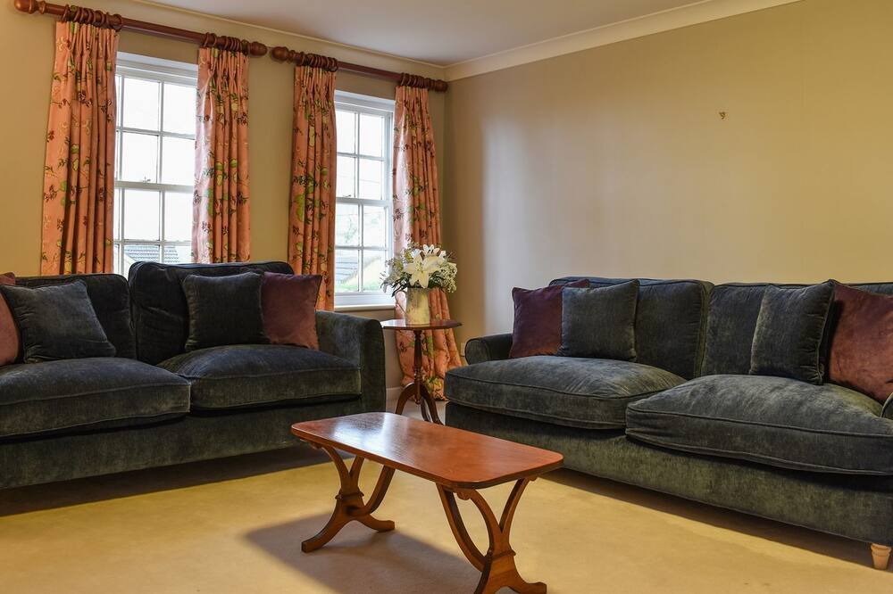 Photo of Others in Inchbrook