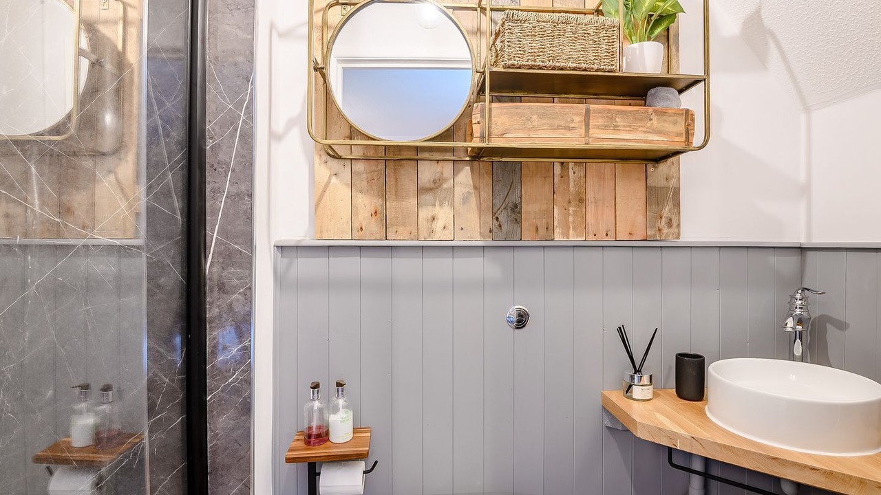 Photo of Others in East Woodyates