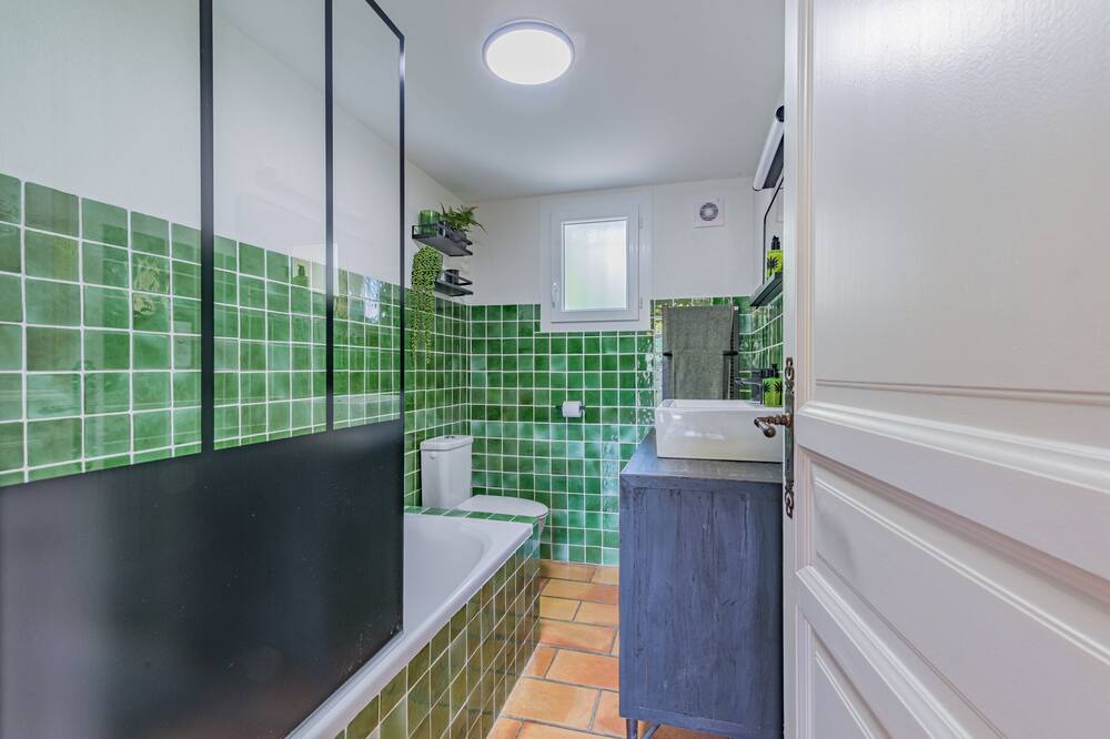 Photo of Bathroom in Piolenc