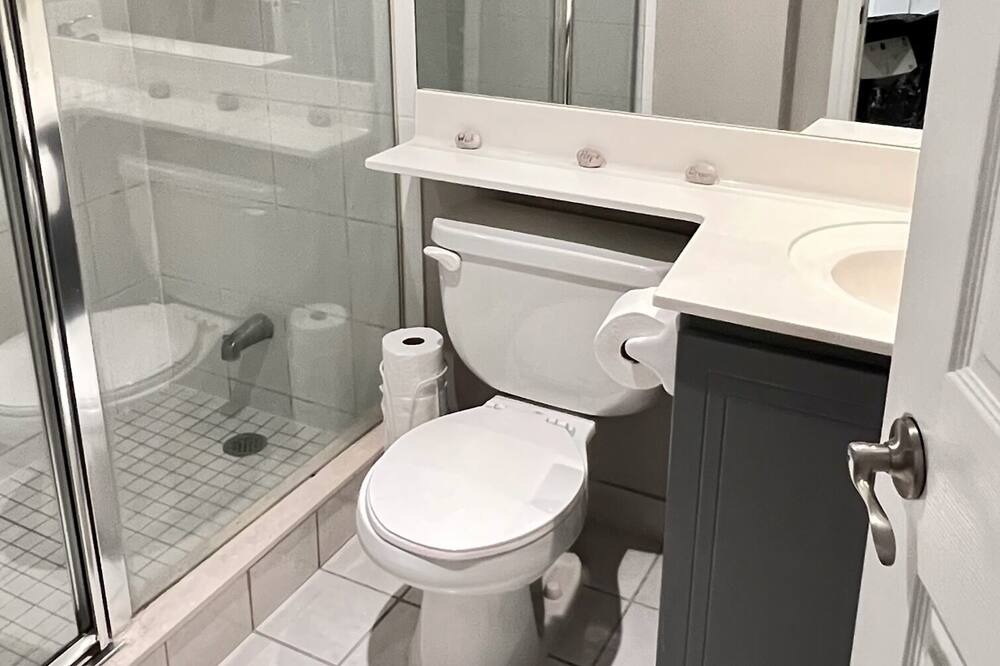 Photo of Bathroom in Fashion District