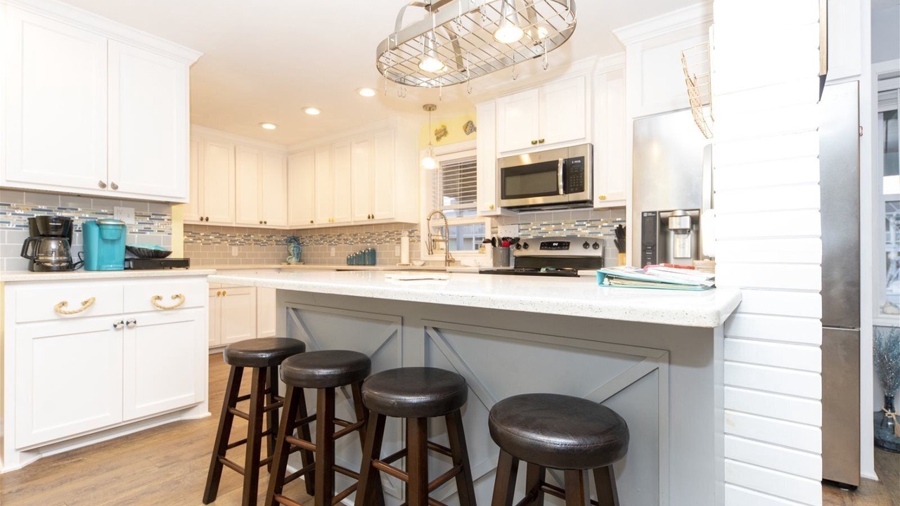 Photo of Kitchen in City-by-the Sea