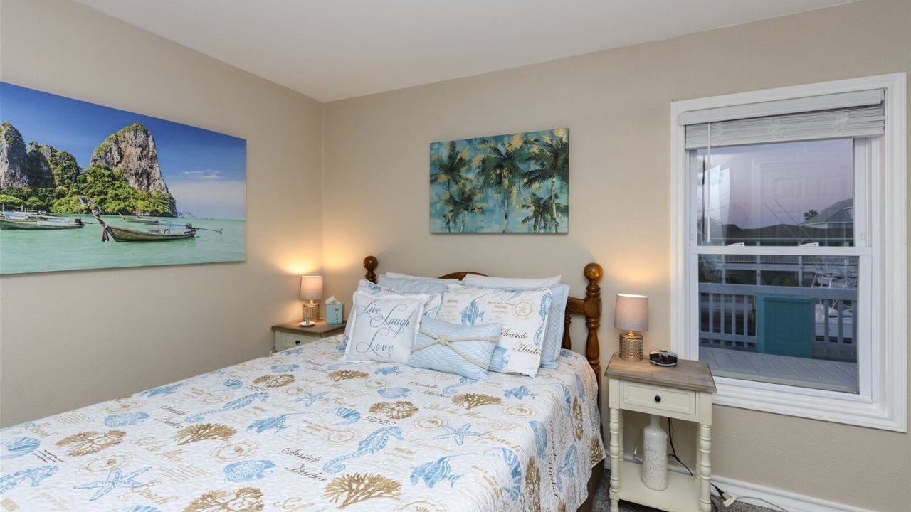 Photo of Bedroom in City-by-the Sea