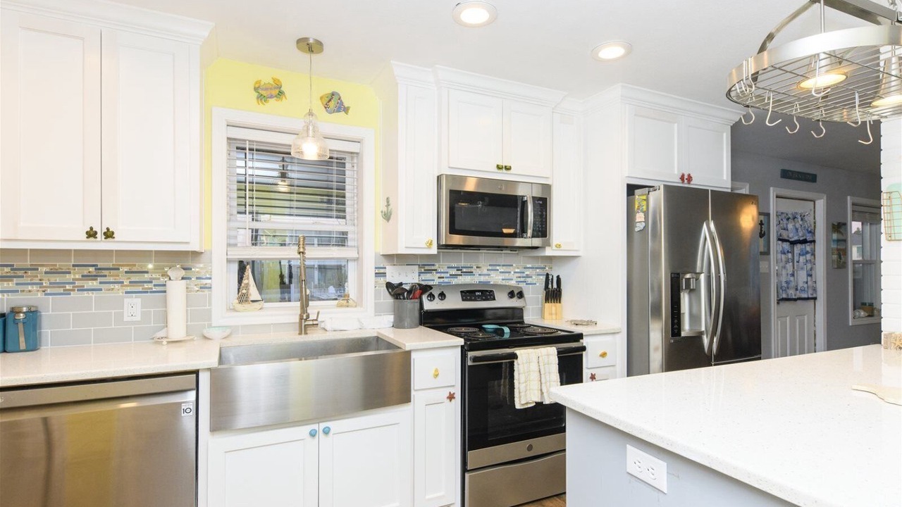 Photo of Kitchen in City-by-the Sea