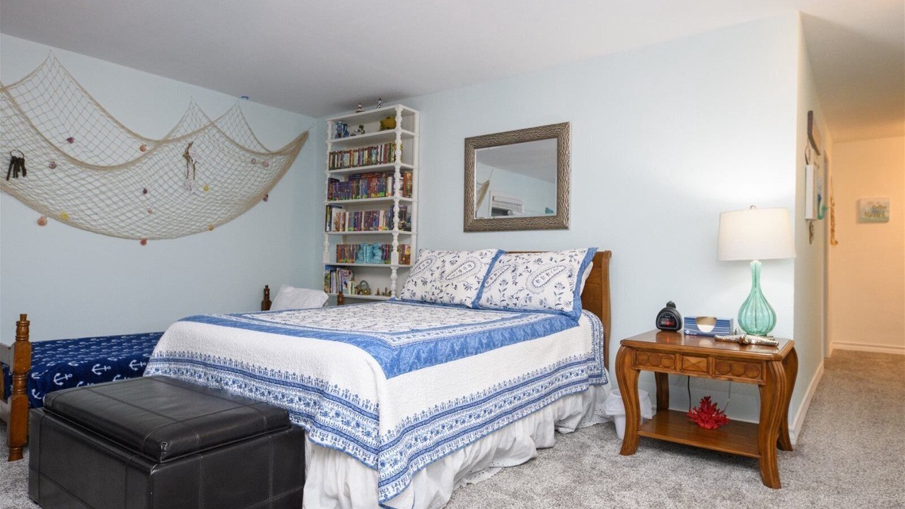 Photo of Bedroom in City-by-the Sea