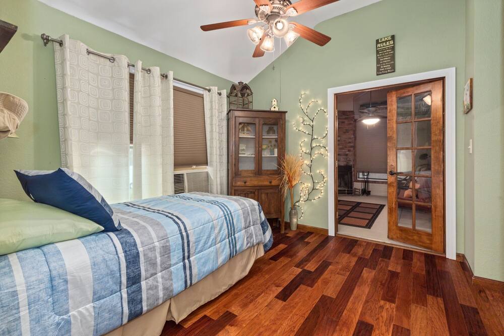 Photo of Bedroom in Lake Charles