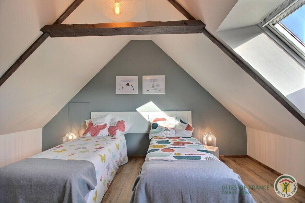 Photo of Bedroom in Plouagat