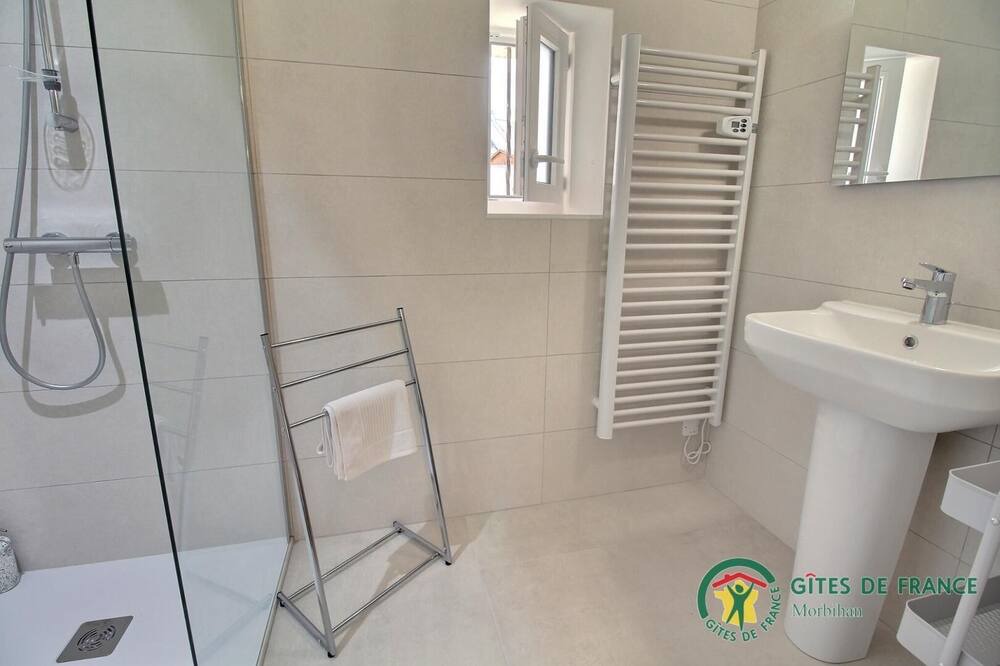 Photo of Bathroom in Muzillac