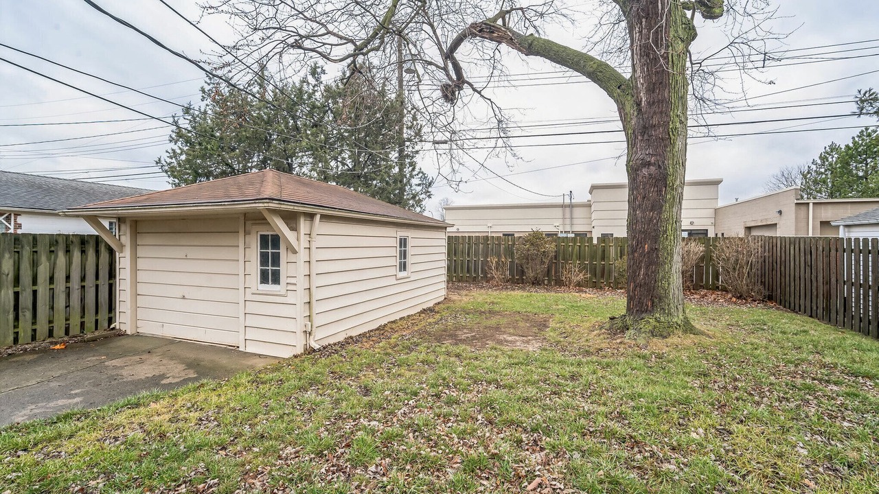 Photo of Outdoor in Royal Oak
