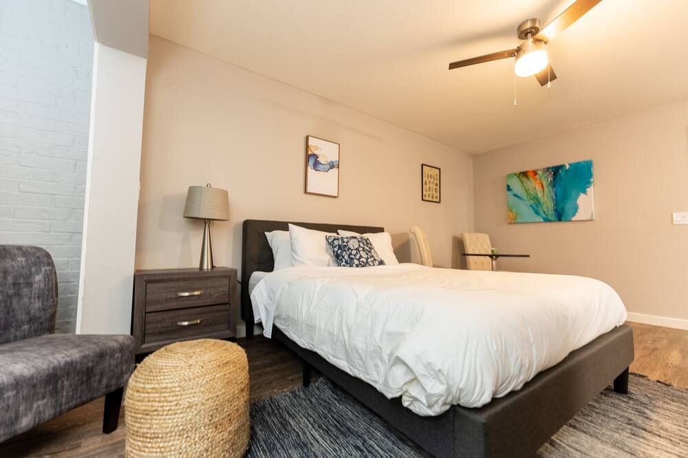 Photo of Bedroom in University Hills and Windsor Park