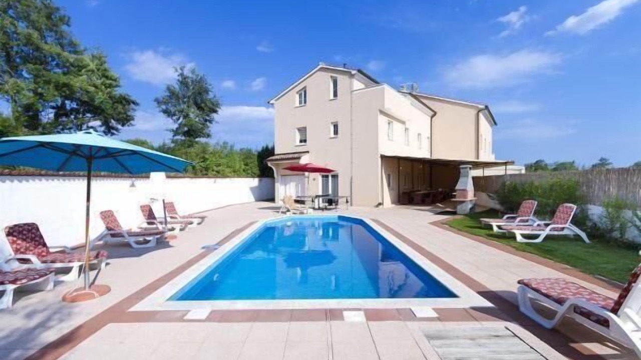 Photo of Outdoor in Cere