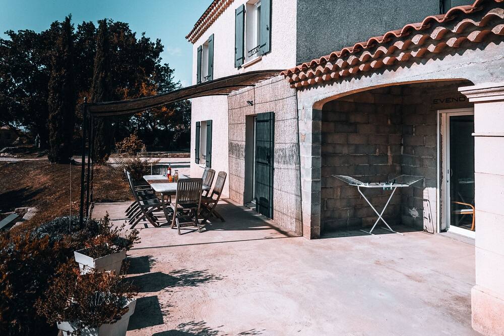Photo of Outdoor in Issirac