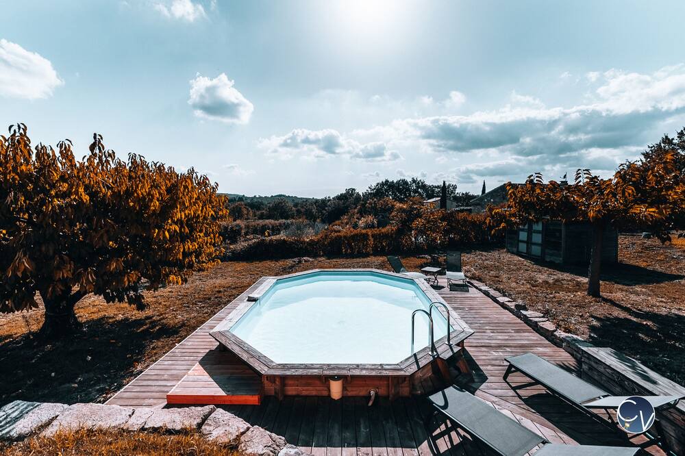 Photo of Outdoor in Issirac