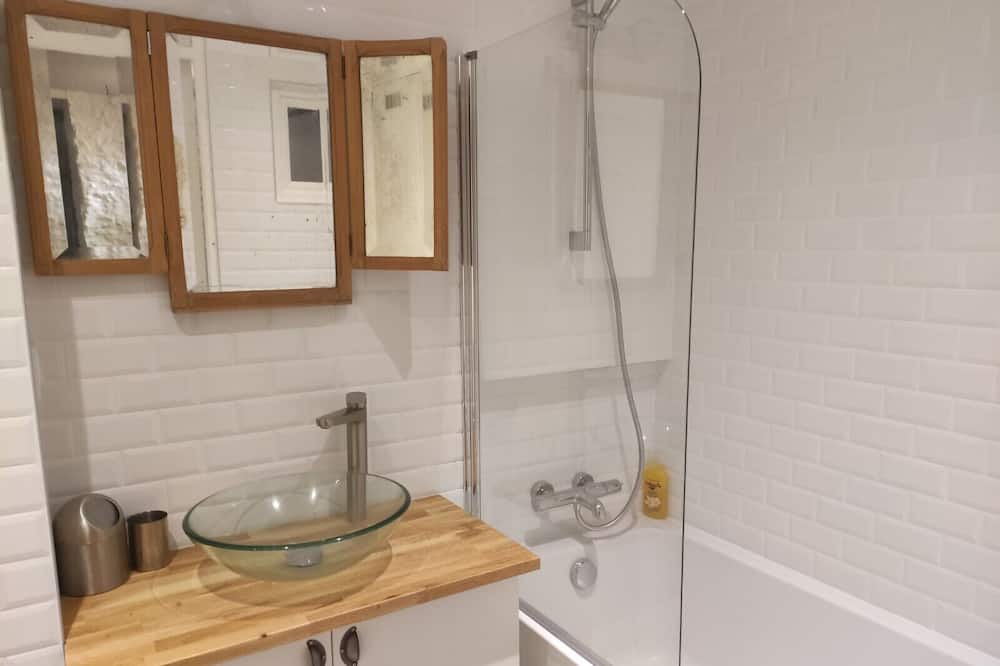 Photo of Bathroom in Clamart