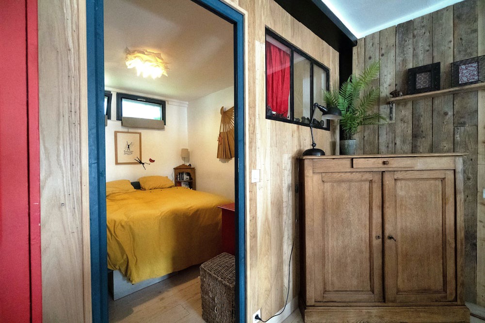 Photo of Bedroom in Clamart
