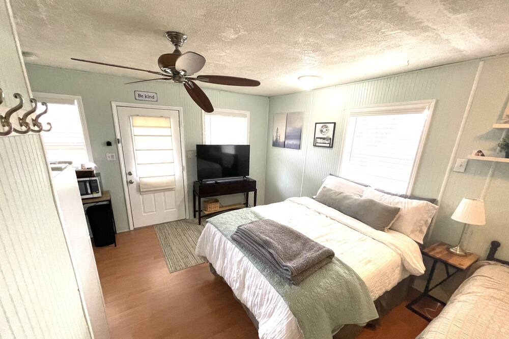 Photo of Bedroom in Cardinal Hills