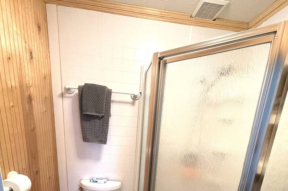 Photo of Bathroom in Cardinal Hills