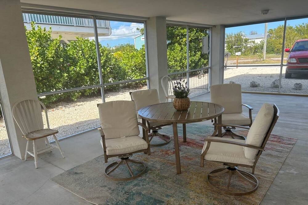 Photo of Bedroom in Breezeswept Beach Estates