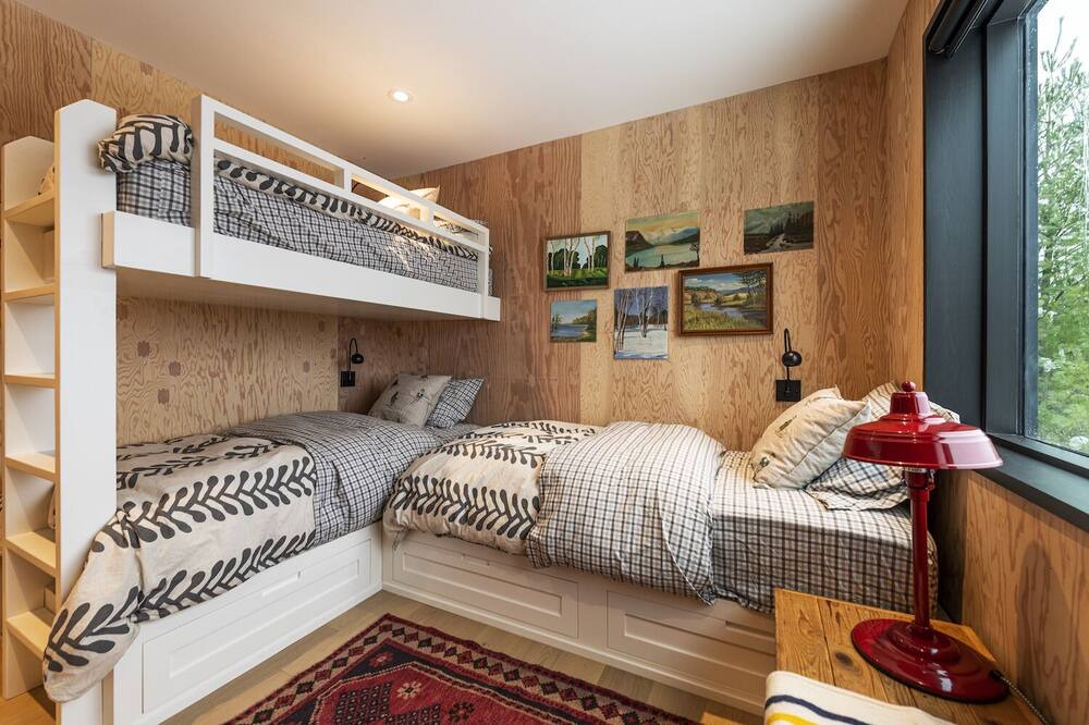 Photo of Bedroom in Meaford
