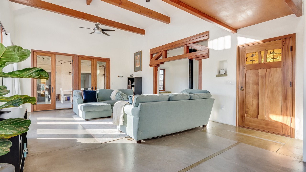Photo of Livingroom in Templeton